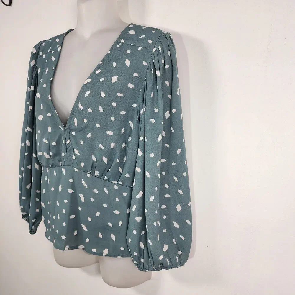 Abercrombie & Fitch Women’s Babydoll Top Green White Dots V Neck Smocking Medium